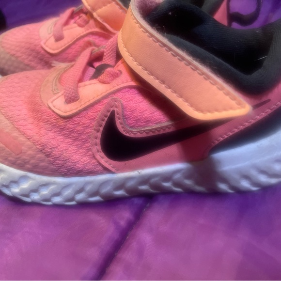 Nike sneakers - Picture 2 of 3